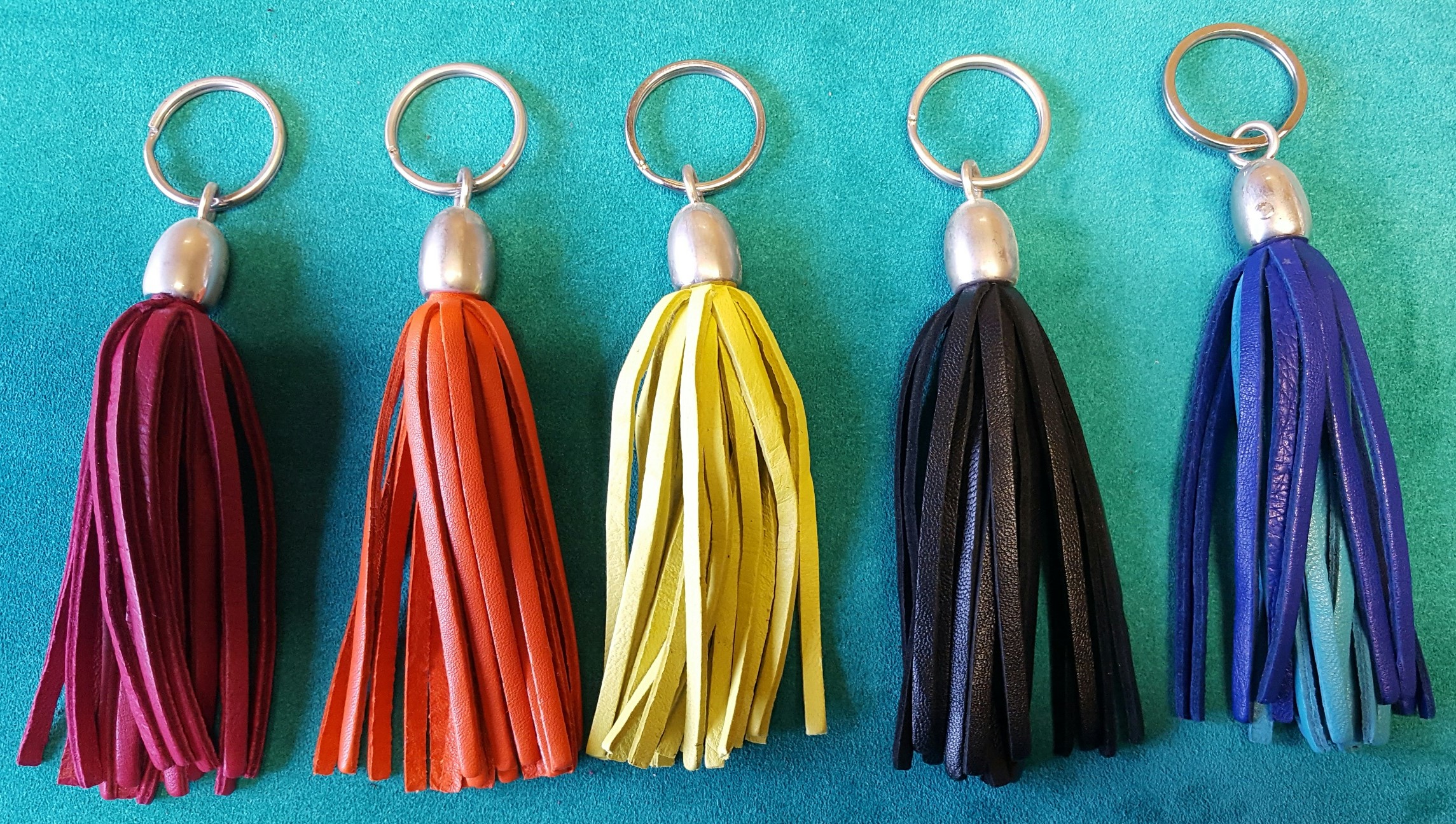 Porte-clés Avec Pompon Papillon – Charme Vert, Acier Inoxydable, Motif Goutte D'huile, Longueur 9 Cm